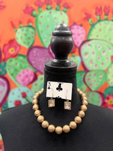 Load image into Gallery viewer, BeJewel Square Earring