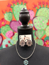 Load image into Gallery viewer, Sara Choker