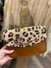 Load image into Gallery viewer, Cattleman Clutch