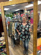 Load image into Gallery viewer, Cedar Top