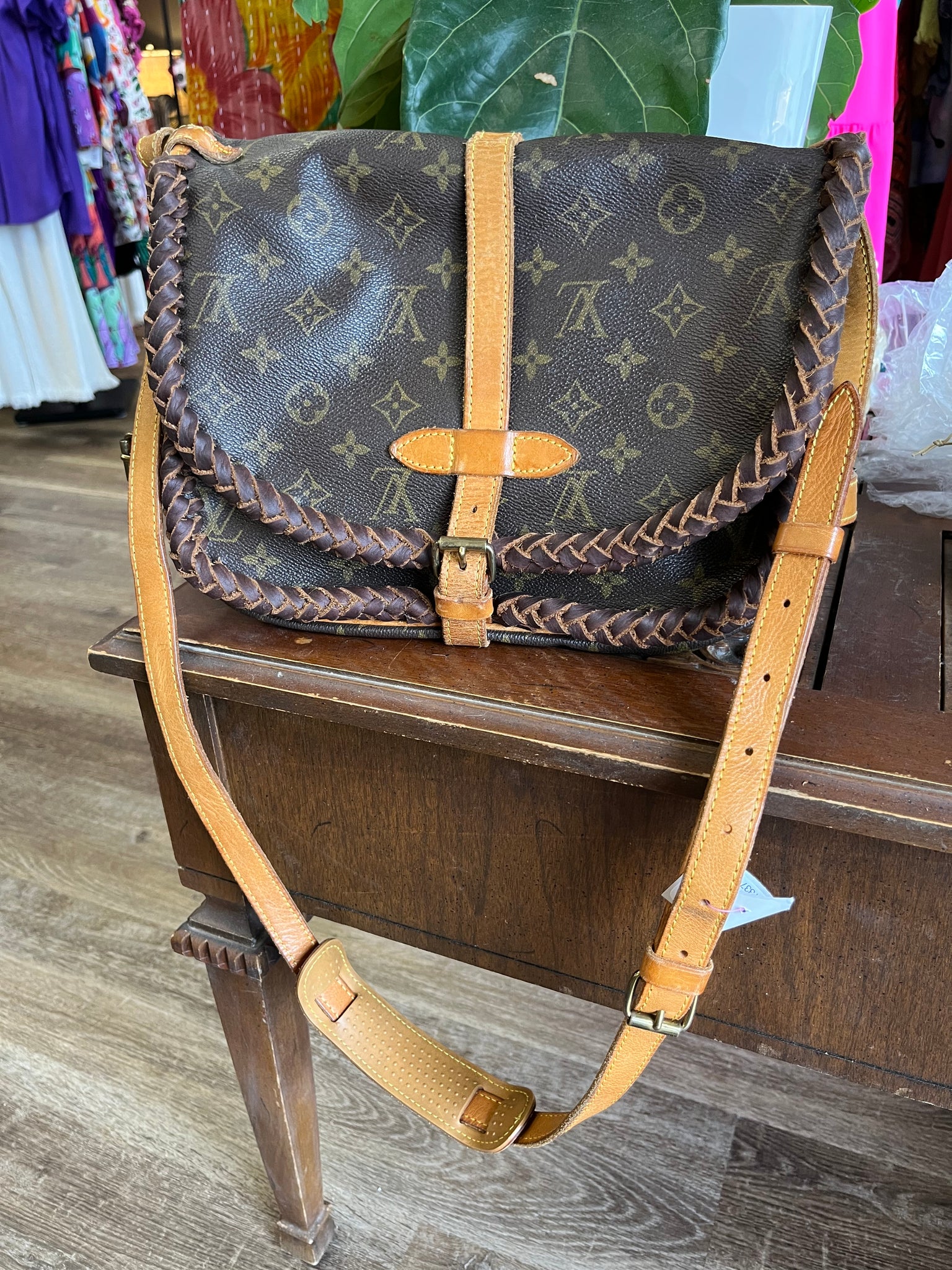 Saumur Saddle LV Bag – Unorthodox